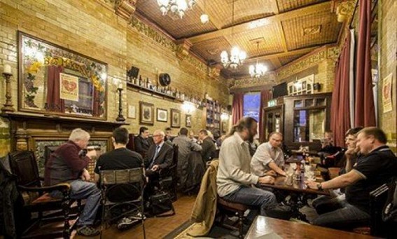 The PUB culture in England