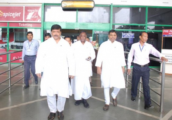 Congress gears up for Feb 25 Manughat convention; V. Narayanswami to attend meet; PCC infighting continue 
