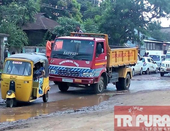 Deplorable condition of Udaipur-Sabroom NH-44 : PWD Dept in slumber 