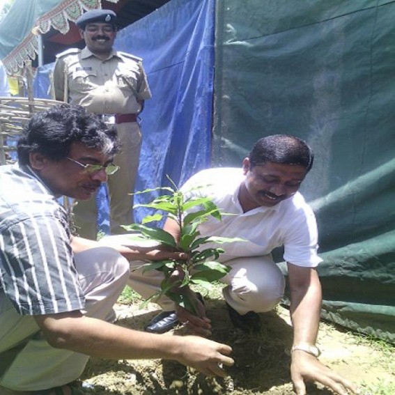  Van Mahotsav celebrated with the initiative of Belonia PS   