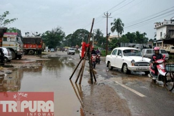 Poor condition of road irks the pedestrians