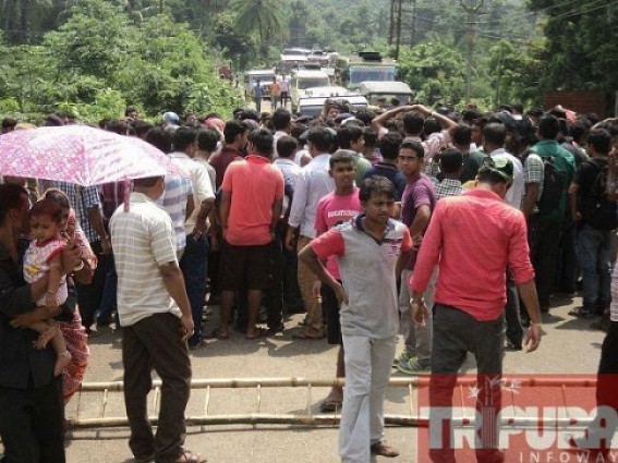 State wise agitation rose against the poor condition of road, localites block Udaipur-Amarpur road demanding immediate renovation 