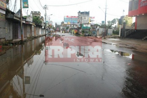 Economic progress disturbed:  Surge of â€˜bandhs cultureâ€™ by unruly CPI-M leads to huge loss for the state economy, revenue generation hampered, train to bus service all affected due to the dawn to dusk strike called by 10 Trade Unions