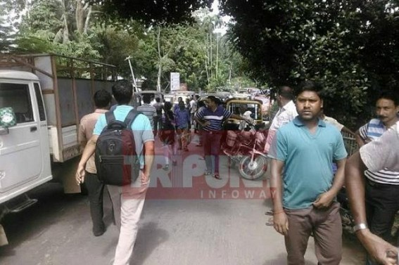 Fatikroy local people blocked road Fatikroy local people blocked road