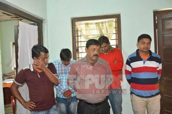 Gandacharra Forest officials caught wood smugglers