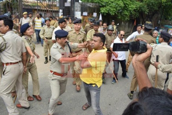 Academic Session begins amid clash among SFI/ ABVP Academic Session begins amid clash among SFI/ ABVP