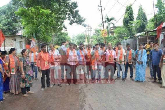 BJP blocks road