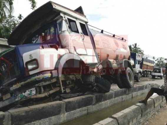 Reckless driving leads accident, no life loss