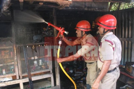 Fire engulfs 4 houses at Khowai