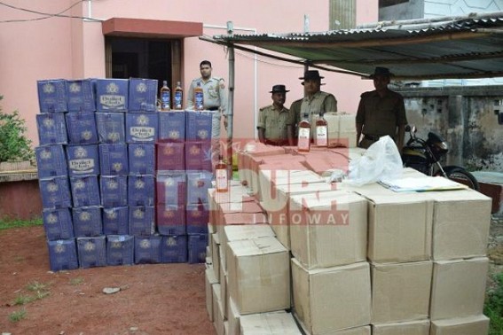 Foreign liquors worths above 5 lakhs seized Foreign liquors worths above 5 lakhs seized