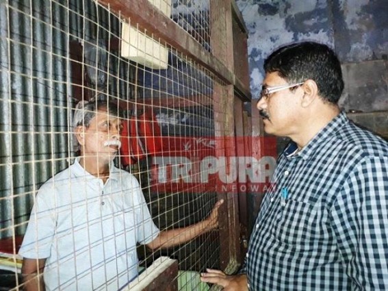 Vendor's license cancelled by Udaipur DM Office for taking extra charges for stamp-papers