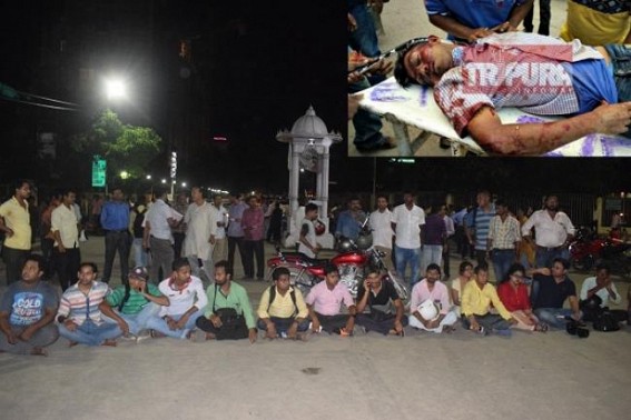 Manik Sarkar avoids meeting grieving Journalists near CM residence ! Journalists finally met CM at Secretariat : CM assures ‘Justice’ : Road Blockade withdrawn Manik Sarkar avoids meeting grieving Journalists near CM residence ! Journalists finally met CM at Secretariat : CM assures ‘Justice’ : Road Blockade withdrawn
