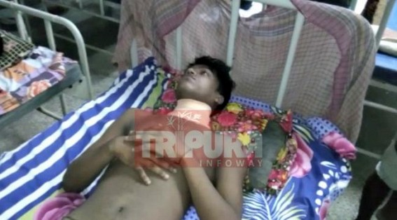 Anger on Elder Brother's wife, boy cut own neck : saved Anger on Elder Brother's wife, boy cut own neck : saved