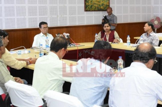 Revenue-less Finance Minister sits on mass media training on GST : main features of Law shown as 'Compensation Scheme' & 'Refunding' from Centre under Special-Category