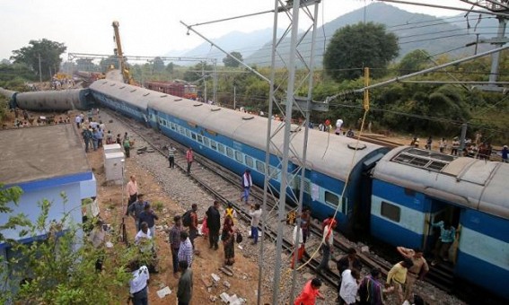 Train derails in UP