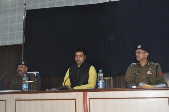 Congress raised question on Chief Ministerâ€™s whole-night meeting purpose with Police as BJP's violence increased during the meeting