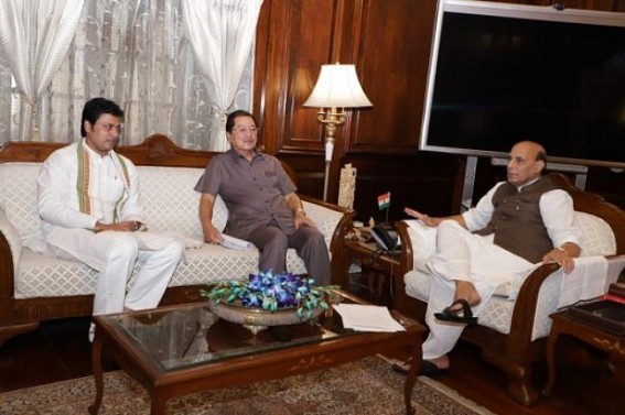 Tripura, Mizoram Govt sign historical pact to proceed Reang refugees return to Mizoram before October, 2018