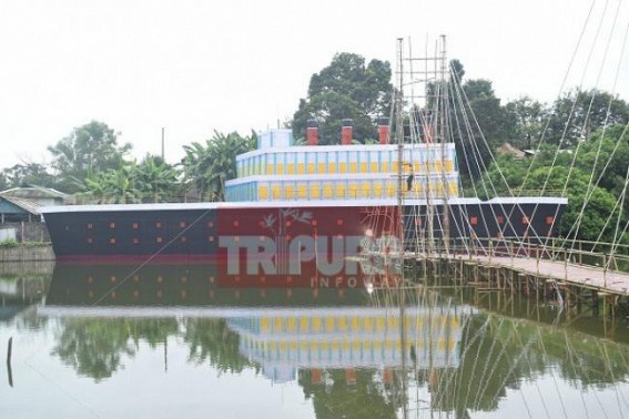 Durga Puja pandal in TITANIC model at Agartala draws attention 