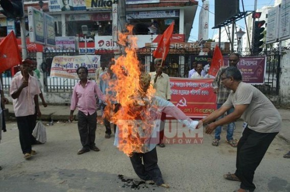 Panchayat Poll rigging : 96% seatsâ€™ forcible wining of BJP without contest, CPI-M(L) burnt State Election Commissioner's effigy 