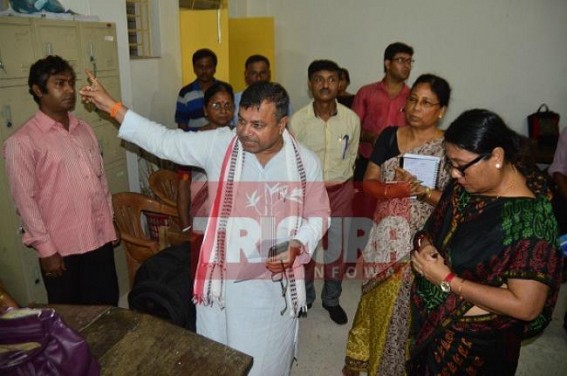 Education Minister caught Teachers in slumber