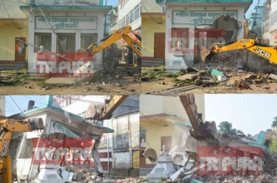 Biplabâ€™s â€˜Ram Rajjyaâ€™ : After promising â€˜Not to Bulldozeâ€™ before Court hearing, Congress Bhawan at Agartala Math Chowmuhani bulldozed in Sunday early morning 