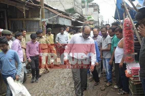 Drive against Polythene was done without any meeting : Protest by businessmen led Officials to return Drive against Polythene was done without any meeting : Protest by businessmen led Officials to return