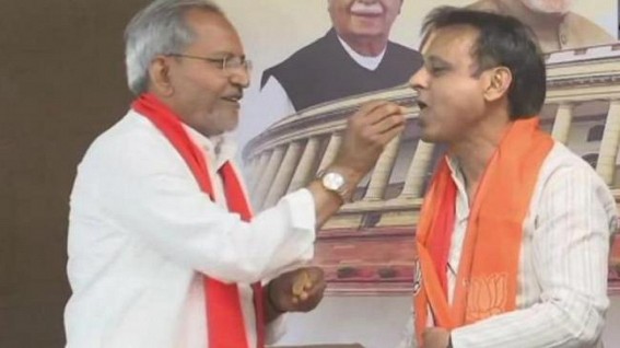 Red faces as Congress leader's son joins BJP Red faces as Congress leader's son joins BJP