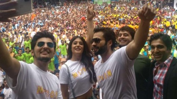 Jackky Bhagnani, Darshan Raval unveil audio of 'Aa jana'