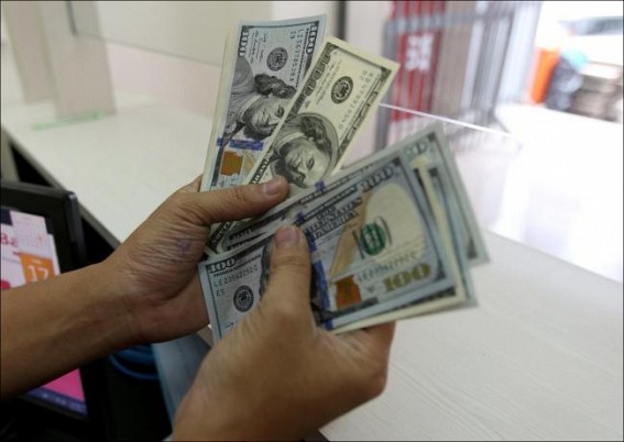 US dollar rises amid risk-averse sentiment