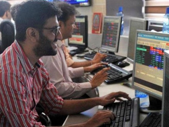 Sensex up 1,000 points ahead of RBI Governor's briefing