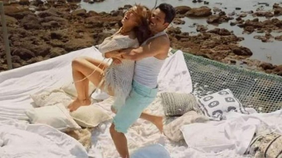 'Coolie No. 1' remake trailer gives '90s vibe with new-age twist