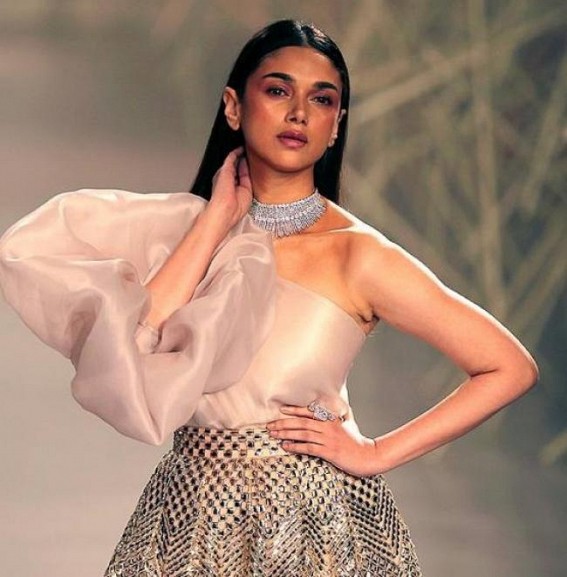 Aditi Rao Hydari's reluctant Monday mood Aditi Rao Hydari's reluctant Monday mood