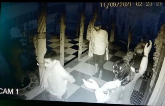 Thieves looted Rs 6 lakhs gold ornaments, Huge cashes from a Temple Thieves looted Rs 6 lakhs gold ornaments, Huge cashes from a Temple