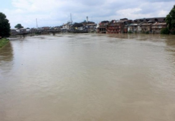 Flood alert in Kashmir, weather likely to improve today