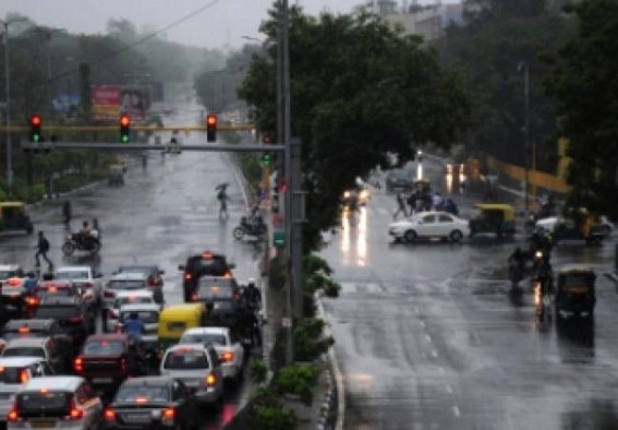Traffic jams, waterlogging as heavy rain lashes Delhi