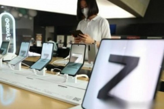 S.Korean telcos raise Galaxy Z Flip 4 subsidies ahead of iPhone 14 launch