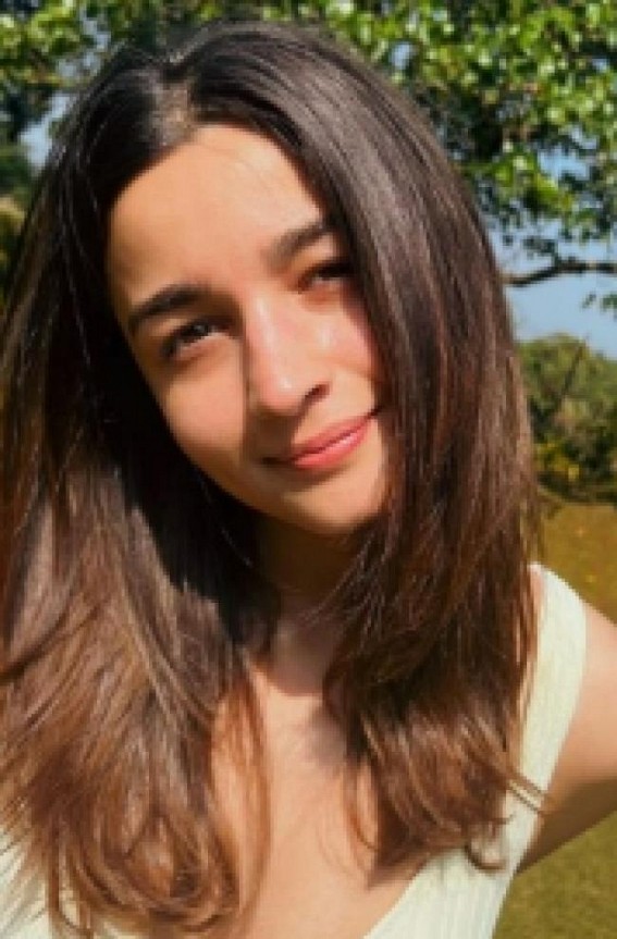 After 10 years in cinema, Alia promises to 'be better, dream deeper'