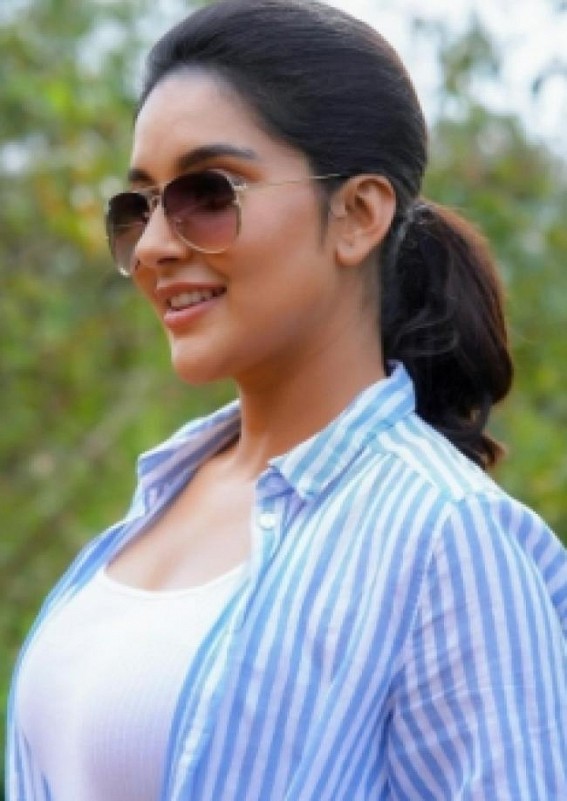 Mahima does a bhangra to celebrate end of a 'Chandramukhi 2' shoot