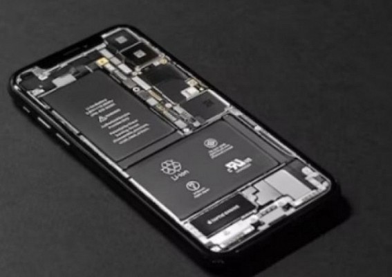 Smartphone makers may be forced to bring back removable batteries
