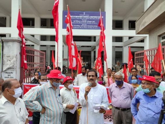 Raising various demands CITU placed deputation to Labour Commissioner