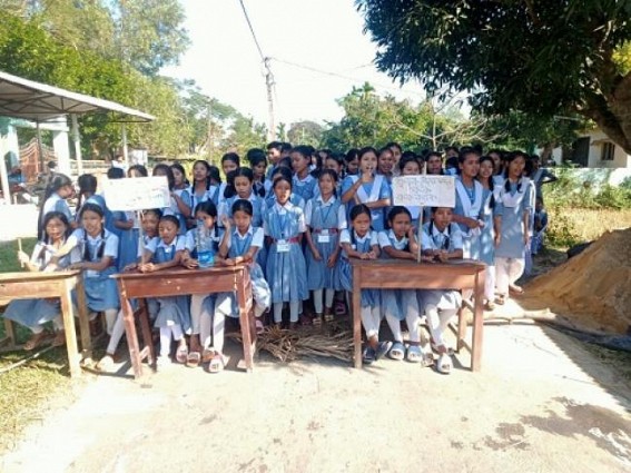 Teacher transferred amid teacher crisis in Balaram Kobra Class XII School, Student blocked road against teacher's transfer Teacher transferred amid teacher crisis in Balaram Kobra Class XII School, Student blocked road against teacher's transfer