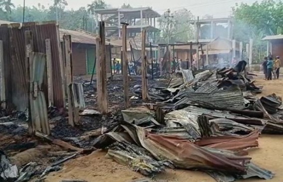 20 shops burnt down in Bishalgarh 20 shops burnt down in Bishalgarh