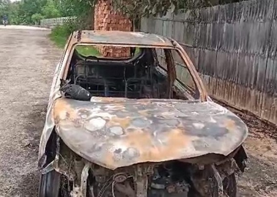 Miscreants burnt a vehicle in Bakafa