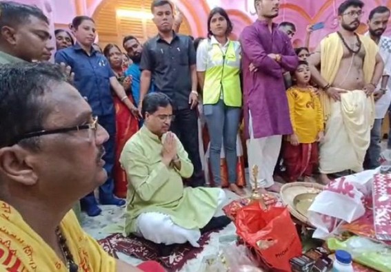 Maha-Nabami : CM Manik Saha offered prayers at Agartala Durga Bari