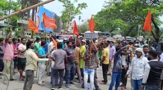 BMS Blocked Assam-Agartala NH in Chandrapur area raising allegation of occupying Chandrapur head office