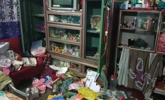 House looted by thieves in Gokulnagar, Bishalgarh