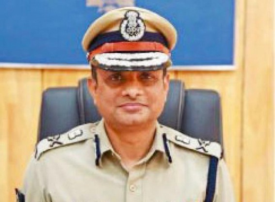 Election Commission removes Bengal top cop Rajeev Kumar