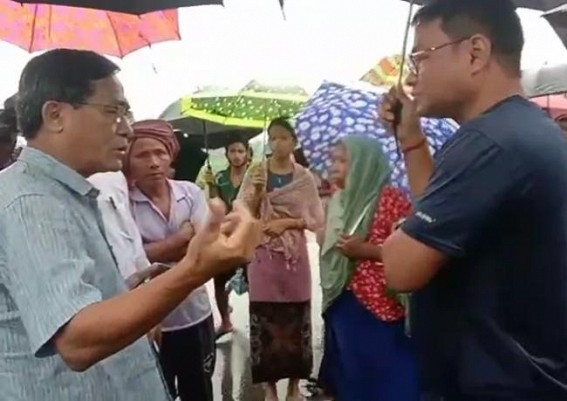 Opposition Leader talked to Road Blockers in Sriampur flood-affected area