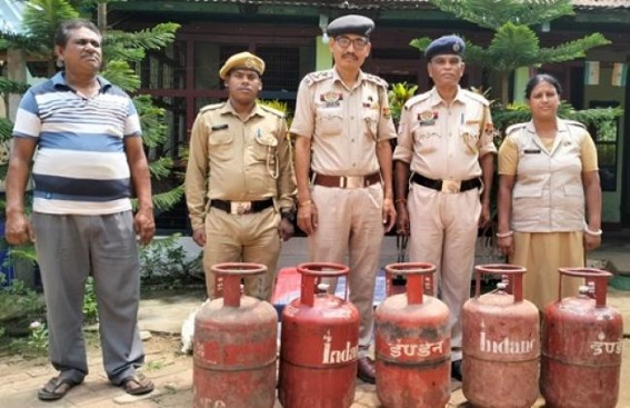 College Tila Police Recovered Stolen Gas Cylinders College Tila Police Recovered Stolen Gas Cylinders