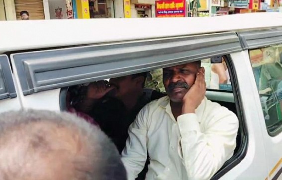 Locals stopped Chennai ED officials from arresting a Jewelry Businessman in Bishalgarh